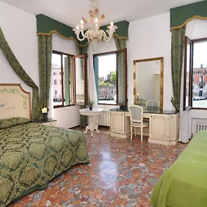 smeraldo-apartment-grand-canal-1566c.hotelinveneto.com/